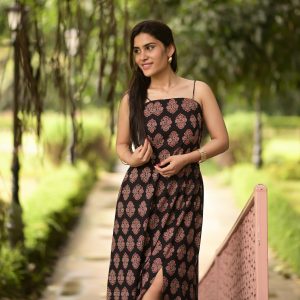 chandni slit a bold bloom in black